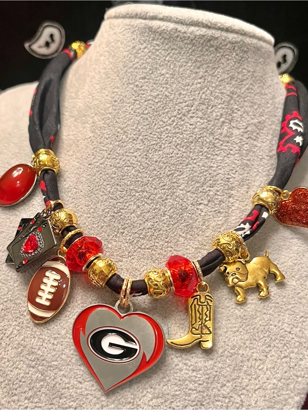 University of Georgia Black Bandana Charm Necklace, UGA, Georgia Bulldogs, 28” - Picture 4 of 7